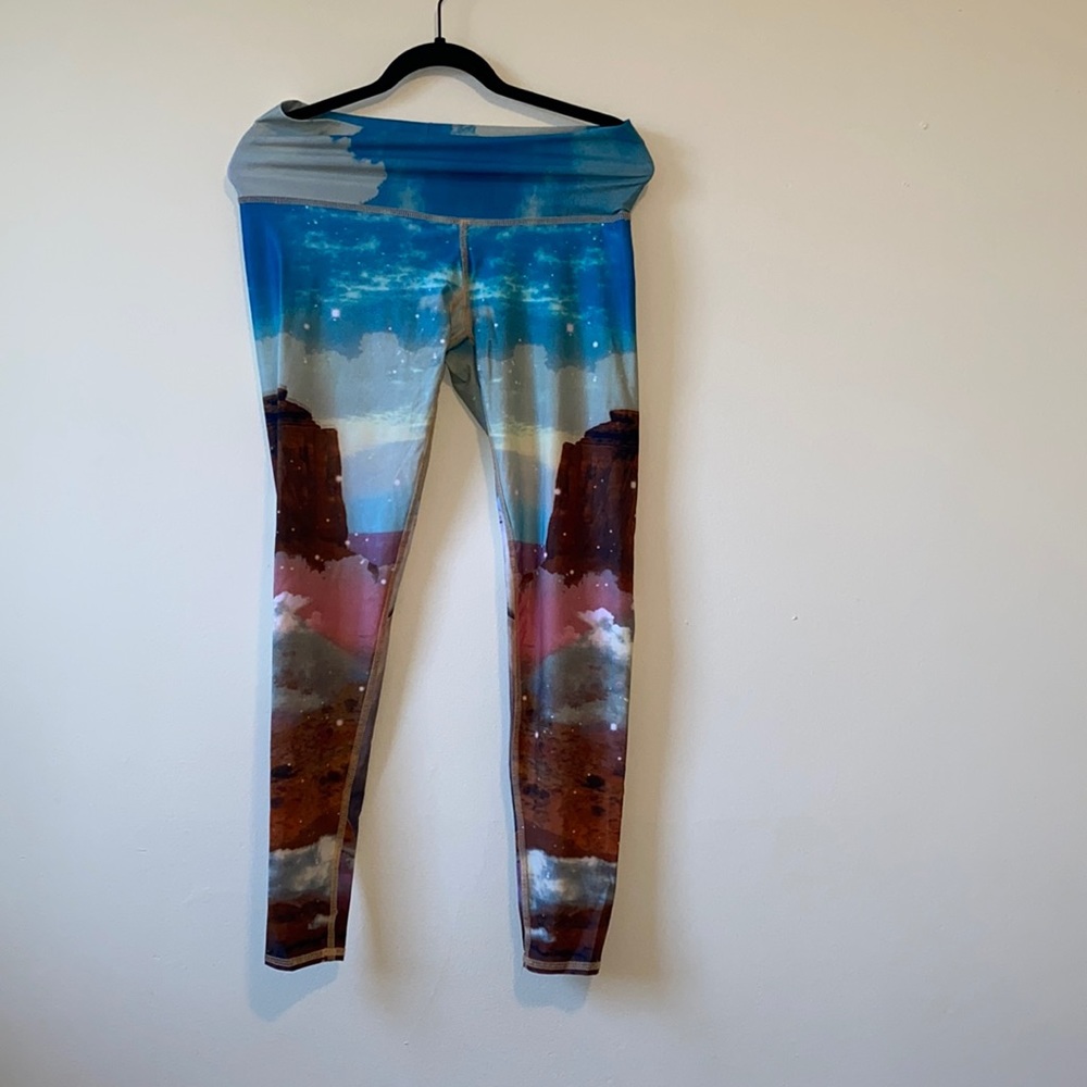 NWT Teeki leggings size large